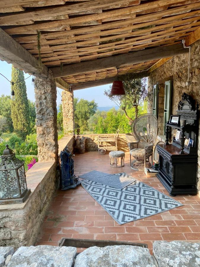 Bed and Breakfast L'Effrontée à Tourrettes-sur-Loup Extérieur photo
