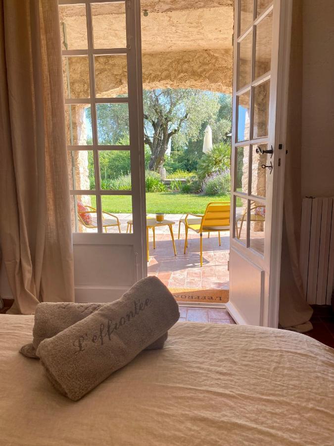 Bed and Breakfast L'Effrontée à Tourrettes-sur-Loup Extérieur photo