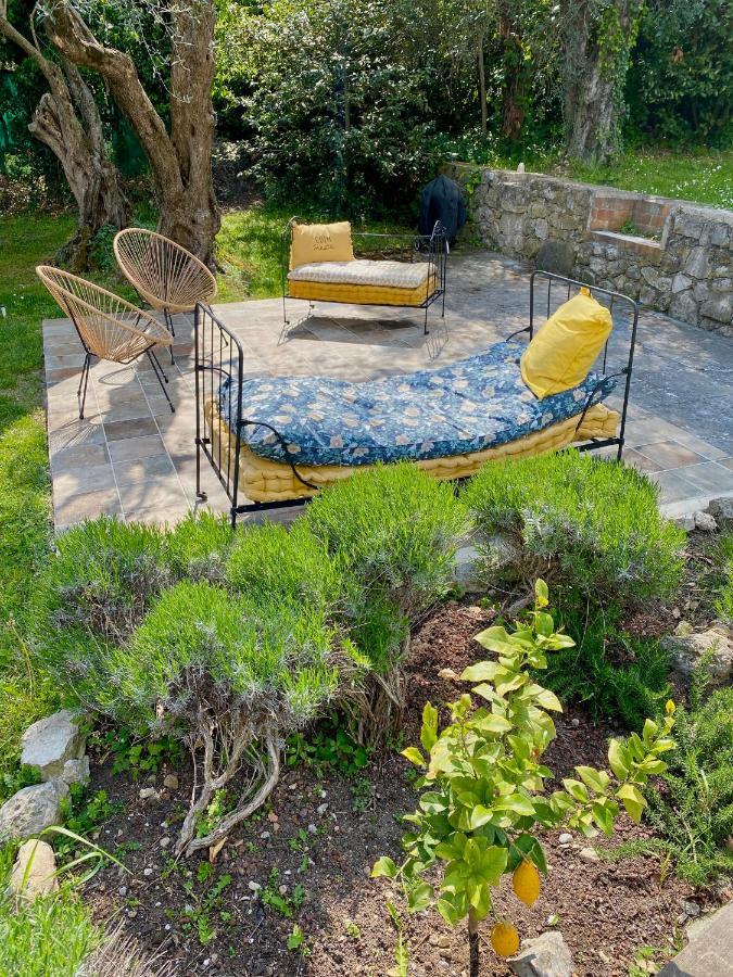 Bed and Breakfast L'Effrontée à Tourrettes-sur-Loup Extérieur photo