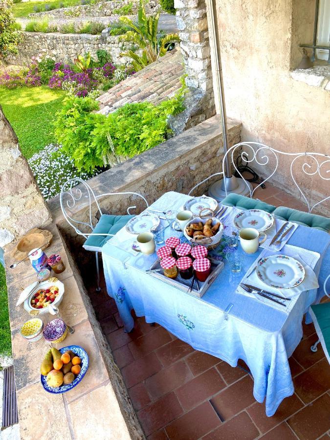 Bed and Breakfast L'Effrontée à Tourrettes-sur-Loup Extérieur photo