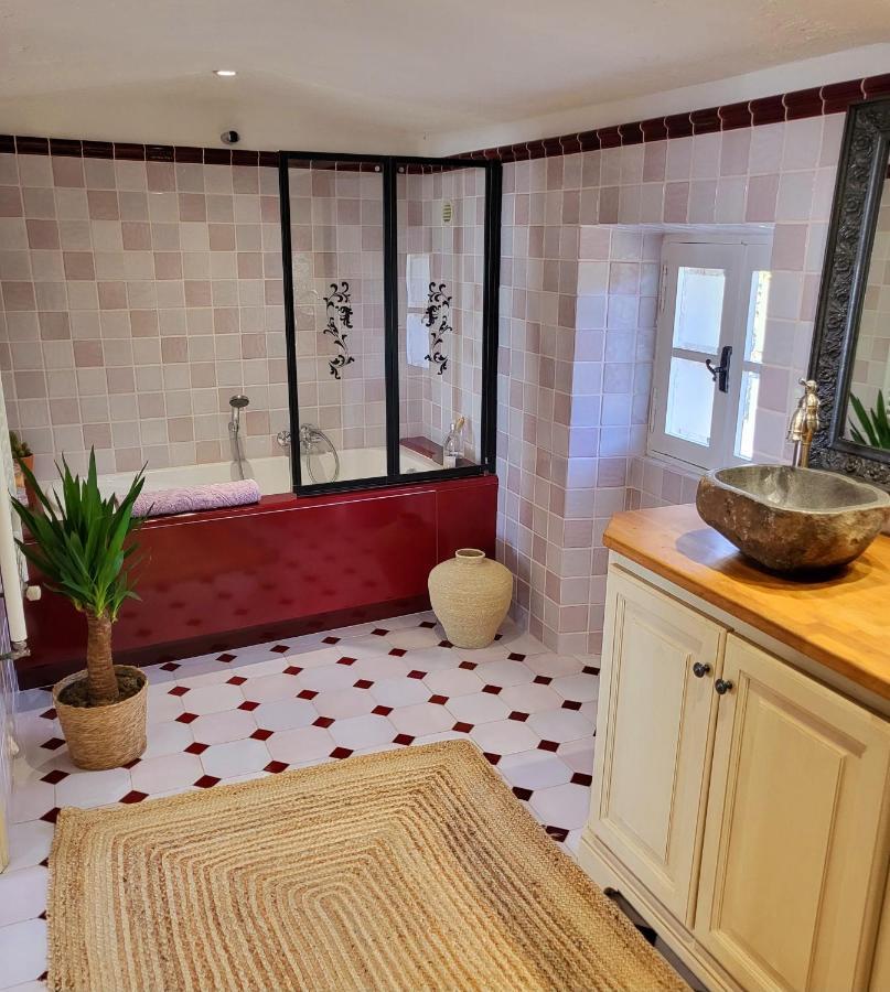 Bed and Breakfast L'Effrontée à Tourrettes-sur-Loup Extérieur photo